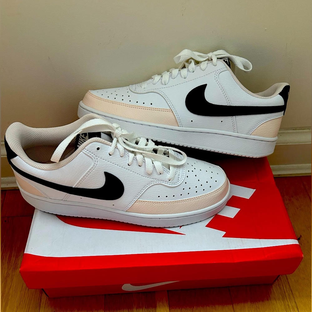 NEW! Nike women’s court vision low sneakers